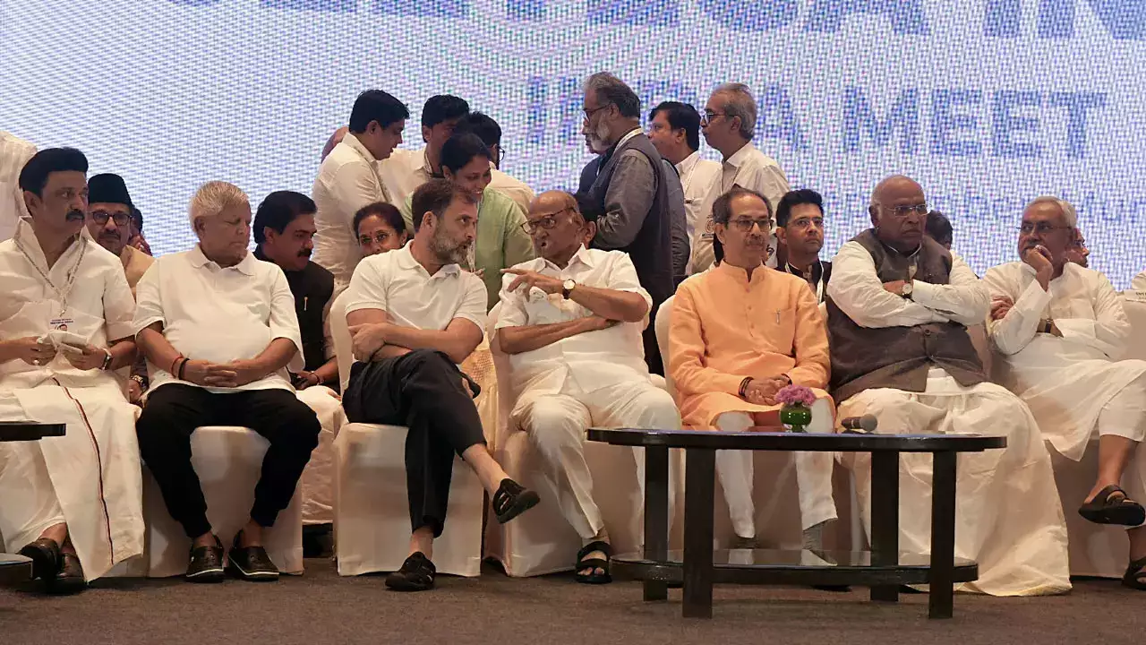 नीतीश कुमार के ‘इंडिया’ छोड़ने के बाद राजनीतिक गलियारों में मची हलचल, MVA की अहम बैठक आज